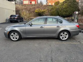 2009 BMW 5 Series 528i xDrive
