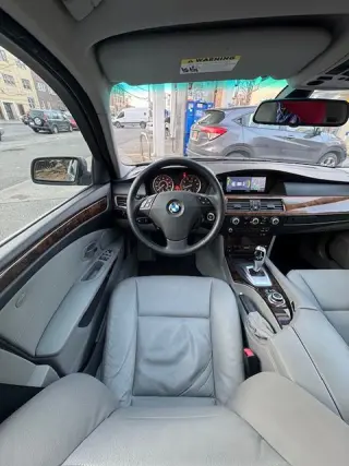 2009 BMW 5 Series 528i xDrive