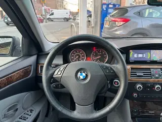 2009 BMW 5 Series 528i xDrive
