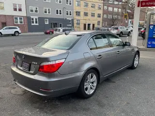 2009 BMW 5 Series 528i xDrive