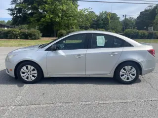 2013 Chevrolet Cruze LS Auto