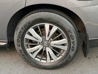 2019 Nissan Pathfinder SV