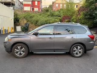 2019 Nissan Pathfinder SV