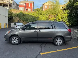 2005 Toyota Sienna CE