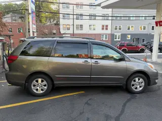 2005 Toyota Sienna CE