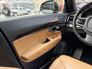 2017 Volvo XC90 Momentum