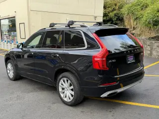 2017 Volvo XC90 Momentum