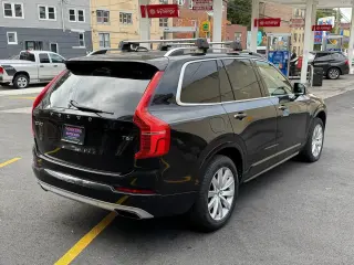 2017 Volvo XC90 Momentum