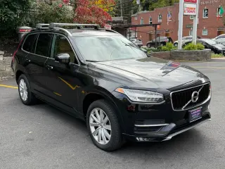 2017 Volvo XC90 Momentum