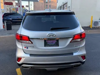 2017 Hyundai Santa Fe SE