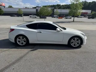 2012 Hyundai Genesis Coupe 2.0T