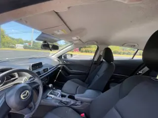 2015 Mazda MAZDA3 i SV