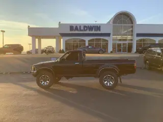 Toyota Pickup 1989 2dr Deluxe 4WD Standard Cab LB