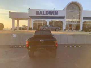Toyota Pickup 1989 2dr Deluxe 4WD Standard Cab LB