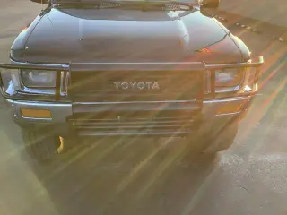 Toyota Pickup 1989 2dr Deluxe 4WD Standard Cab LB