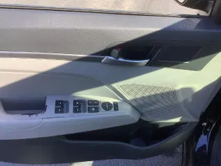Hyundai ELANTRA 2019 SE 4dr Sedan 6M