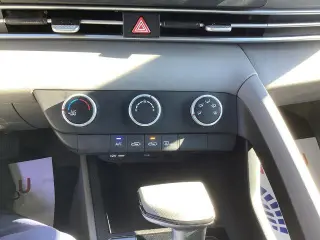 Hyundai ELANTRA 2025 SE 4dr Sedan