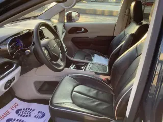 Chrysler Pacifica Plug-In Hybrid 2023 Limited 4dr Mini-Van