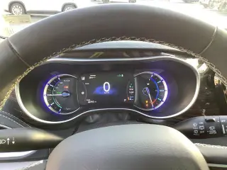 Chrysler Pacifica Plug-In Hybrid 2023 Limited 4dr Mini-Van