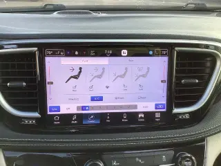 Chrysler Pacifica Plug-In Hybrid 2023 Limited 4dr Mini-Van