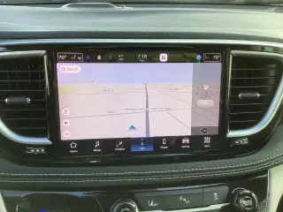 Chrysler Pacifica Plug-In Hybrid 2023 Limited 4dr Mini-Van
