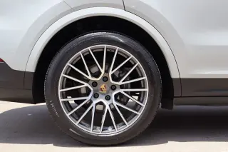 2022 Porsche Cayenne Platinum Edition
