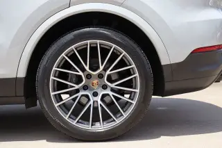 2022 Porsche Cayenne Platinum Edition