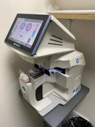 Topcon SOLOS Lens Analyzer