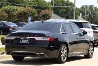 2018 Lincoln Continental Premiere