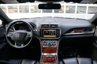 2018 Lincoln Continental Premiere