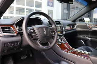 2018 Lincoln Continental Premiere