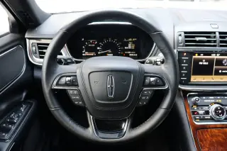 2018 Lincoln Continental Premiere