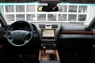 2010 Lexus LS 460 