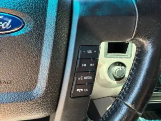 2016 Ford Expedition EL XLT