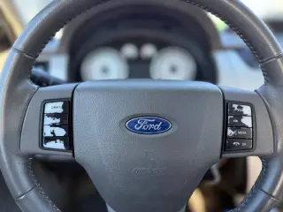 2009 Ford Focus SES