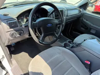2005 Ford Explorer XLT