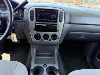 2005 Ford Explorer XLT