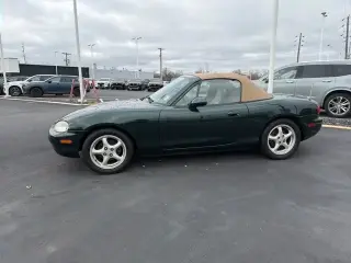 Mazda MX-5 Miata 1999 2dr Convertible