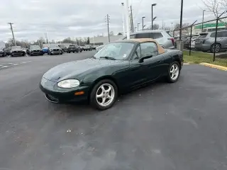 Mazda MX-5 Miata 1999 2dr Convertible