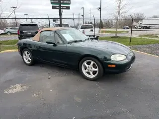 Mazda MX-5 Miata 1999 2dr Convertible