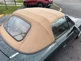 Mazda MX-5 Miata 1999 2dr Convertible