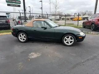 Mazda MX-5 Miata 1999 2dr Convertible
