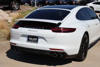 2018 Porsche Panamera 4