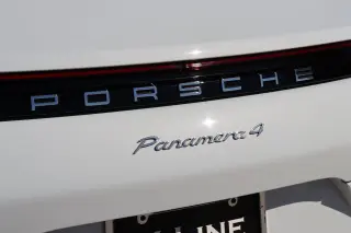 2018 Porsche Panamera 4