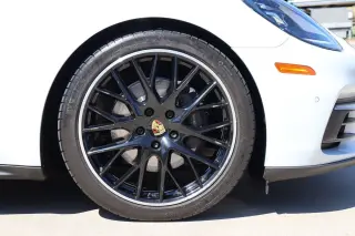 2018 Porsche Panamera 4