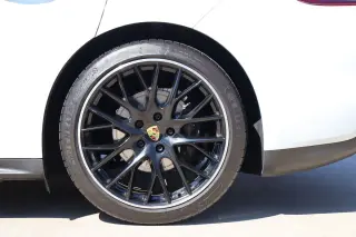 2018 Porsche Panamera 4