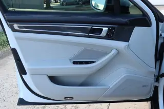2018 Porsche Panamera 4