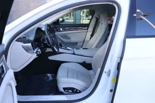 2018 Porsche Panamera 4