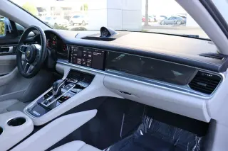 2018 Porsche Panamera 4