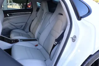 2018 Porsche Panamera 4